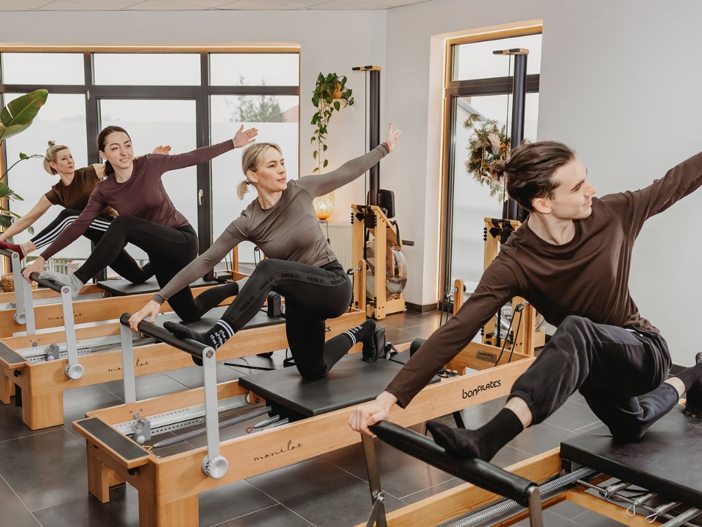 Poznaj naszą ofertę zajęć z pilatesu w Funkcjomasaż